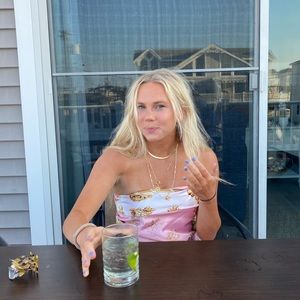 Meet your Posher, Madelyn